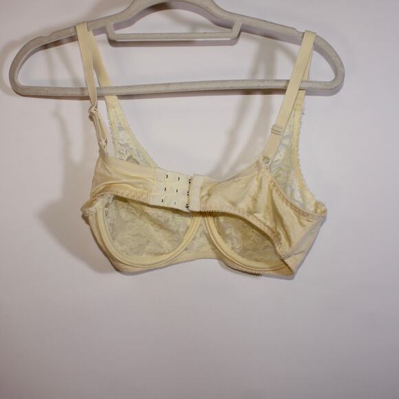 Vintage Butter Yellow Underlined Bralette With Lace Cups - Picture 2 of 3